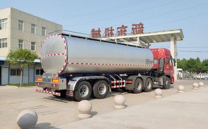 25噸鮮奶運(yùn)輸專(zhuān)用車(chē)
